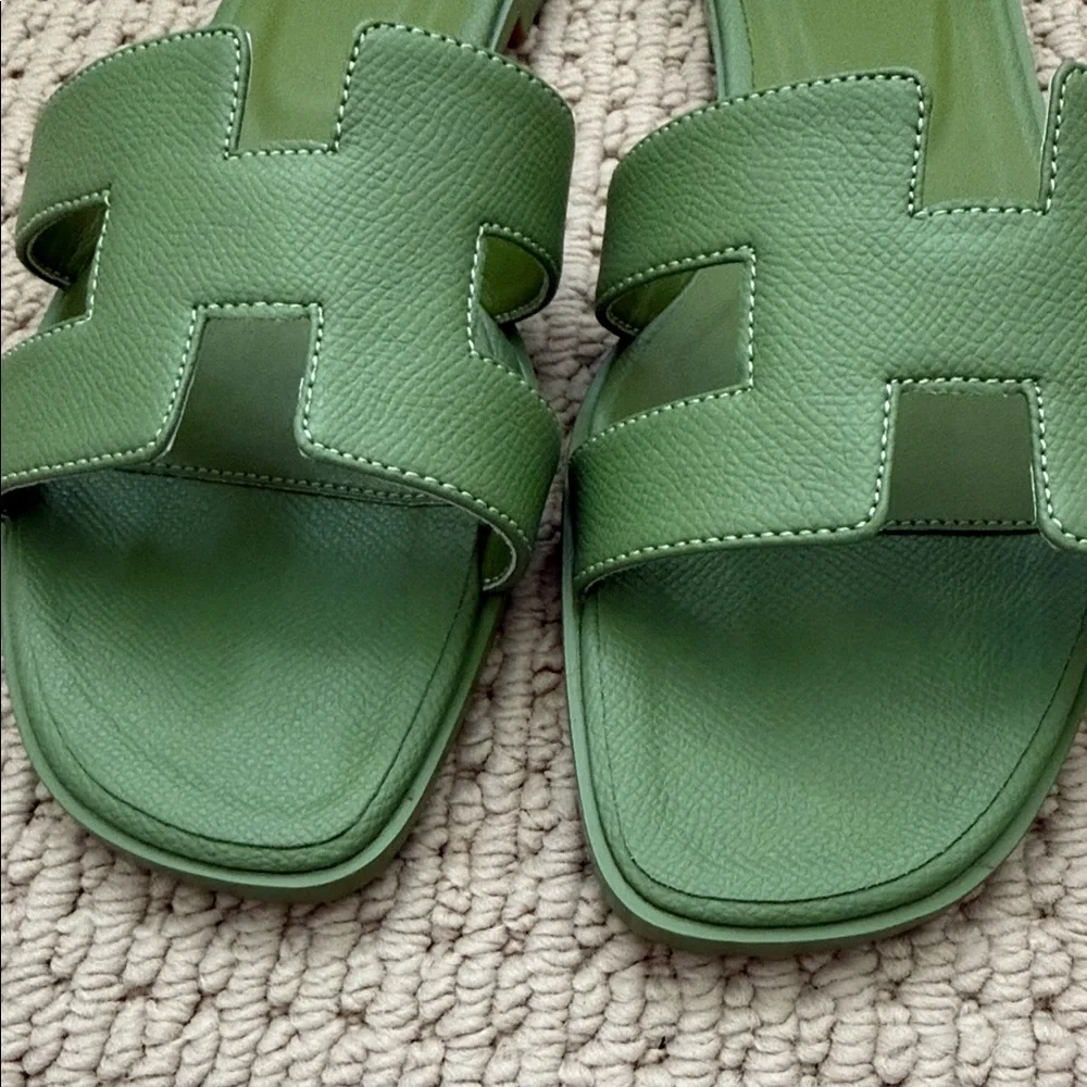 Olive Green Faux leather Slide Sandals sz 8 - Picture 4 of 4